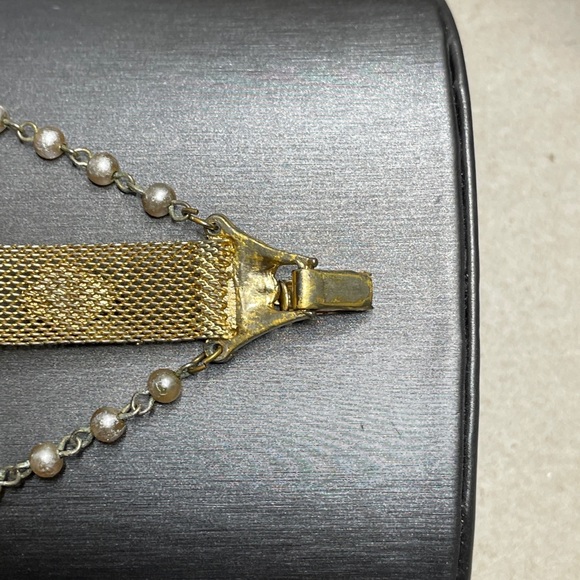 Antique Mesh Bracelet Seed Pearls In A Gold Tone Size 7 mesh is 1/2” Beautiful. - Picture 7 of 12